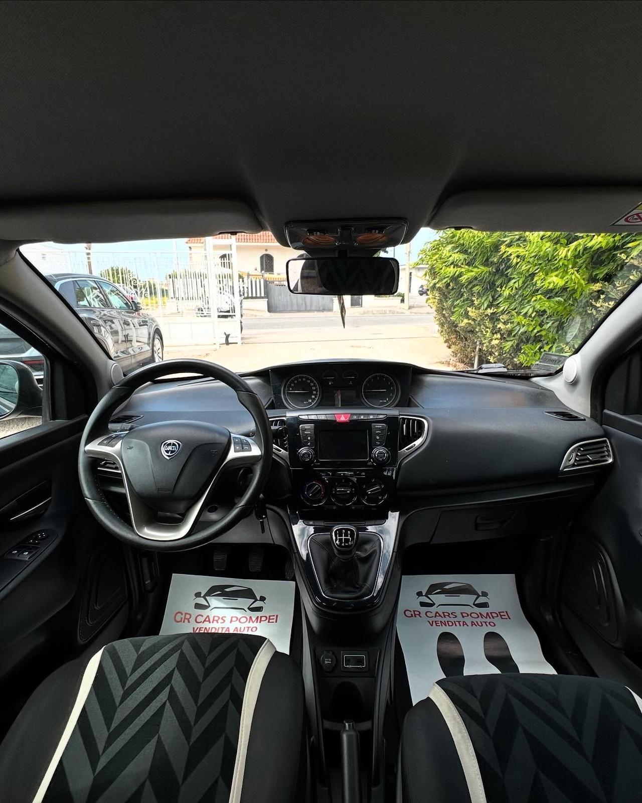 Lancia Ypsilon 1.2 69 CV 5 porte GPL Ecochic Gold