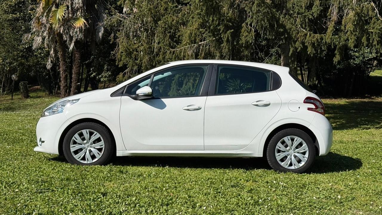 Peugeot 208 PureTech 82 5 porte Allure 2014 NEOP Gpl LEGGI TESTO