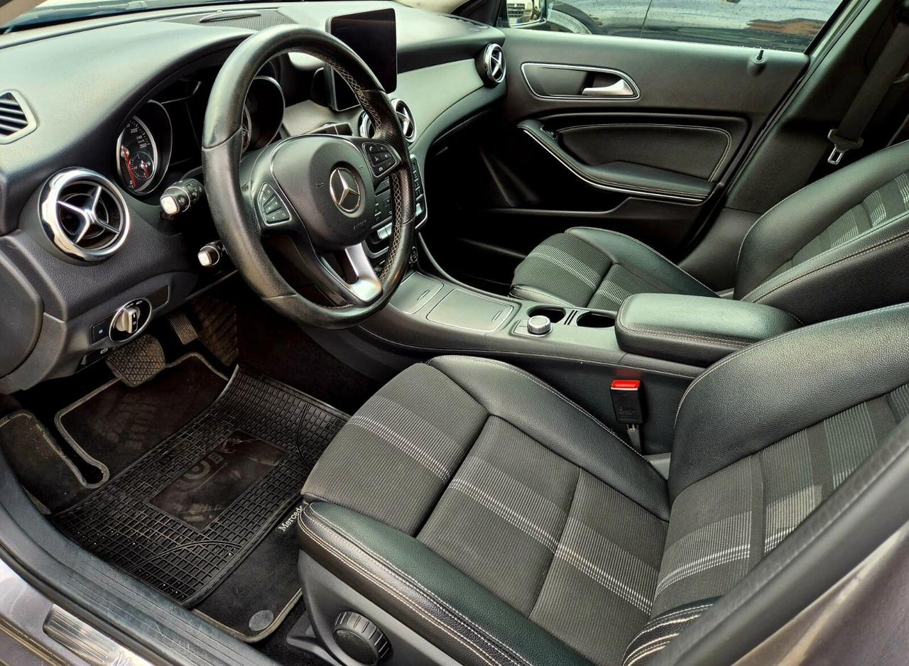 Mercedes-benz GLA 200d Premium Night Edition Automatic