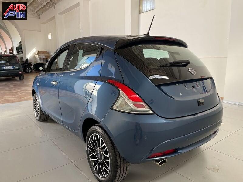 Lancia Ypsilon Ypsilon 1.0 FireFly 5 porte S&S Hybrid Platino