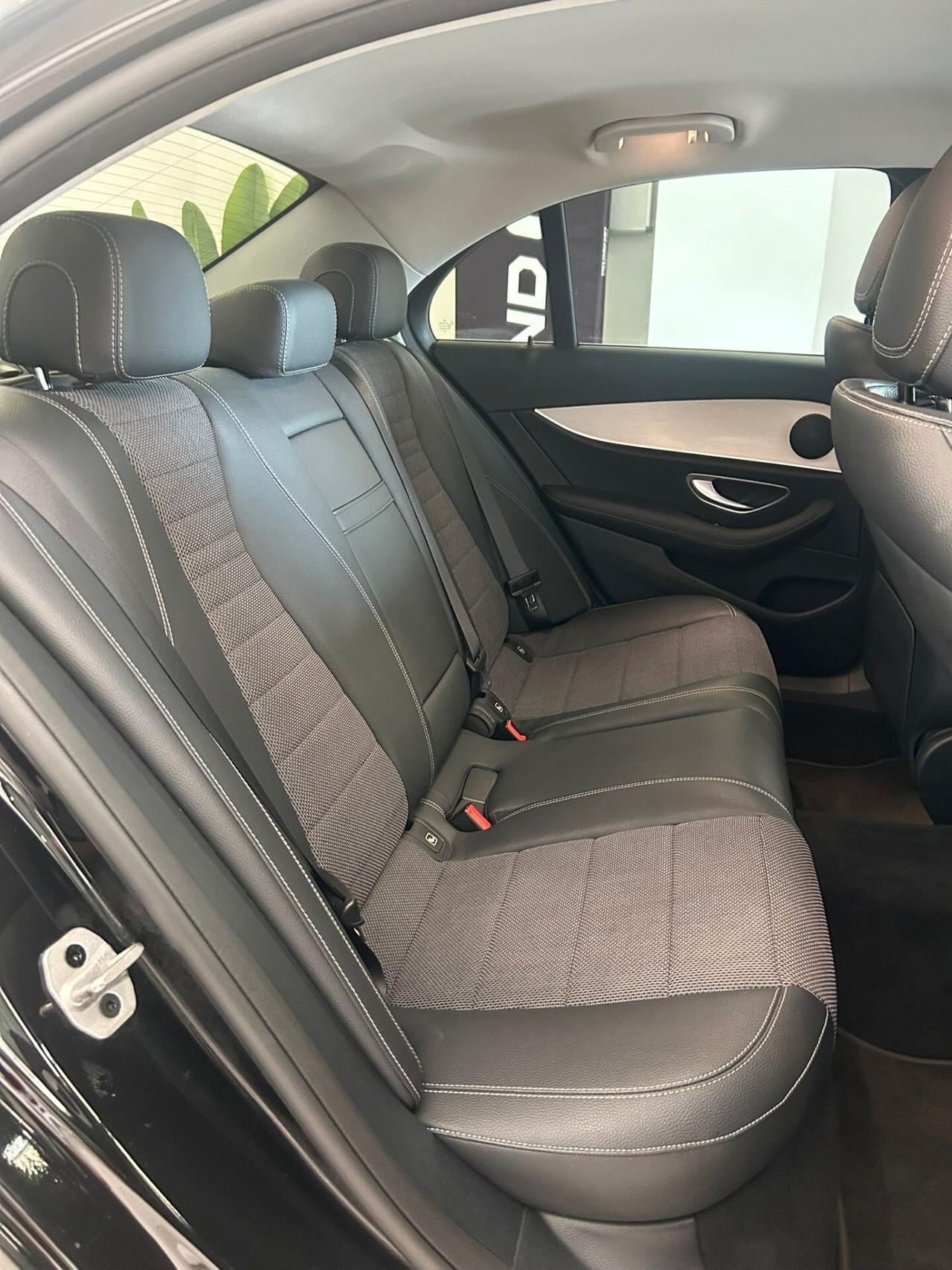 Mercedes E 300 de Auto EQ-Power Premium Plus 2021