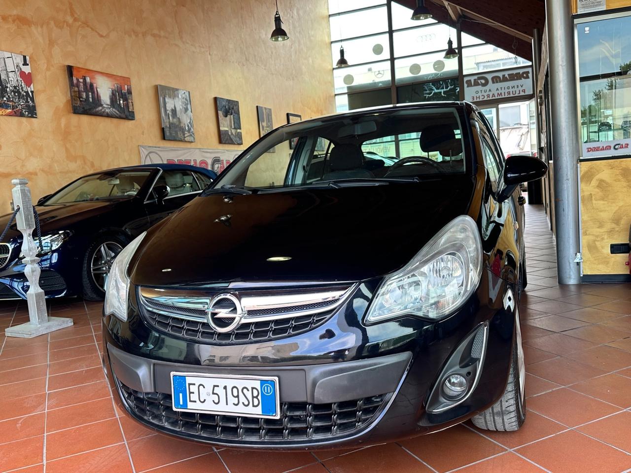 Opel Corsa 1.2 5 porte Cosmo cambio automatico