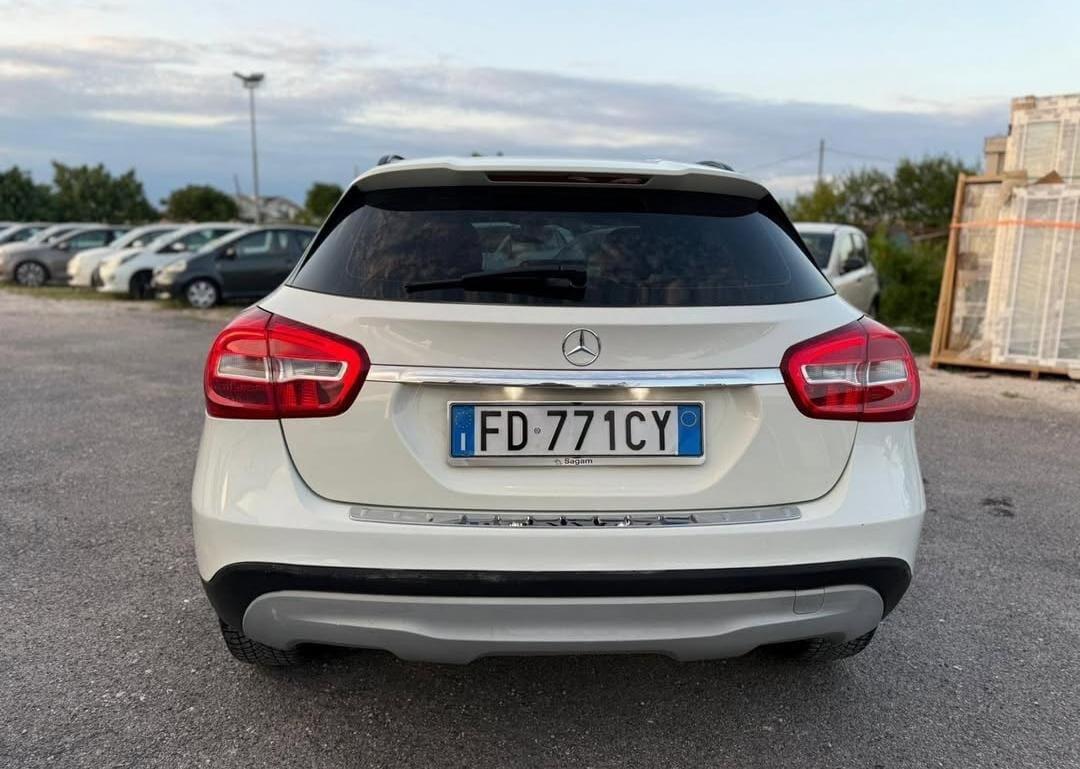 Mercedes-benz GLA 180 d Automatic Premium