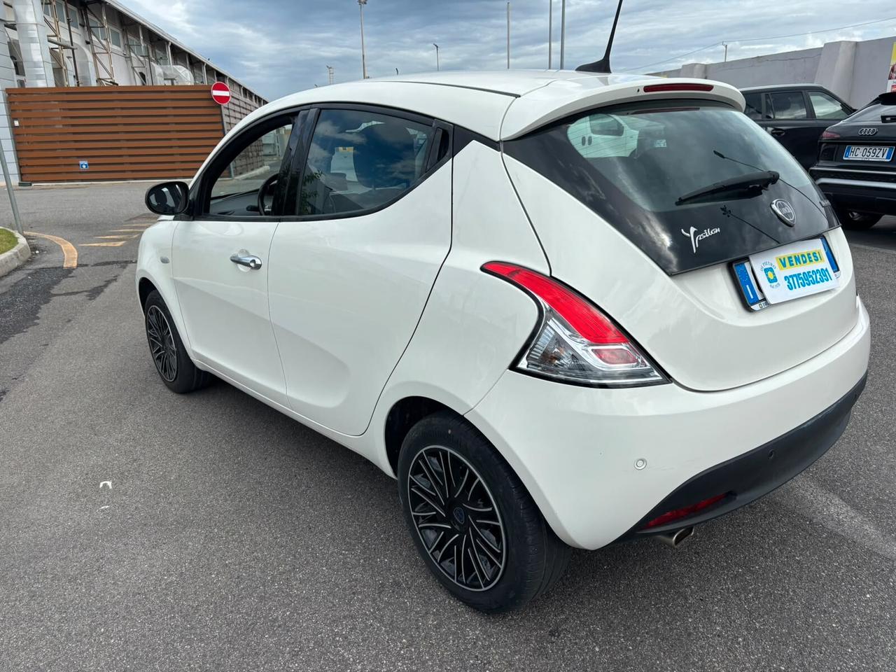 Lancia Ypsilon 1.0 FireFly 5 porte S&S Hybrid Gold Plus