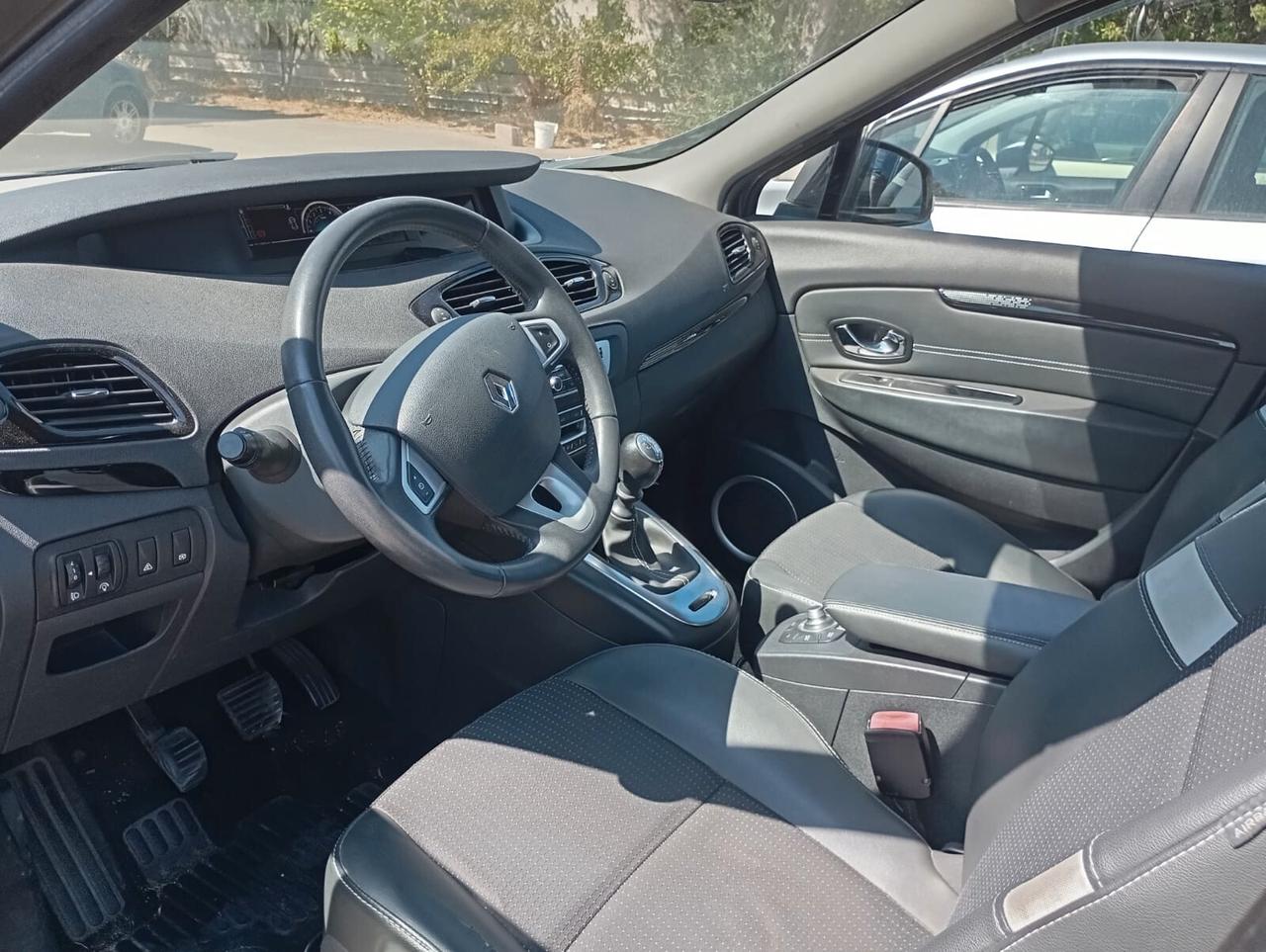 Renault Scenic Scénic xmod CDI SES BOSE