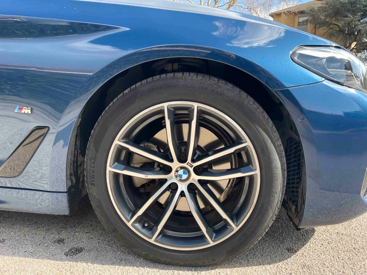 Bmw 518d Touring Ibrida Diesel automatica M-Sport