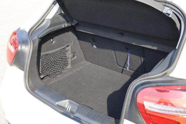 MERCEDES-BENZ A 180 Premium