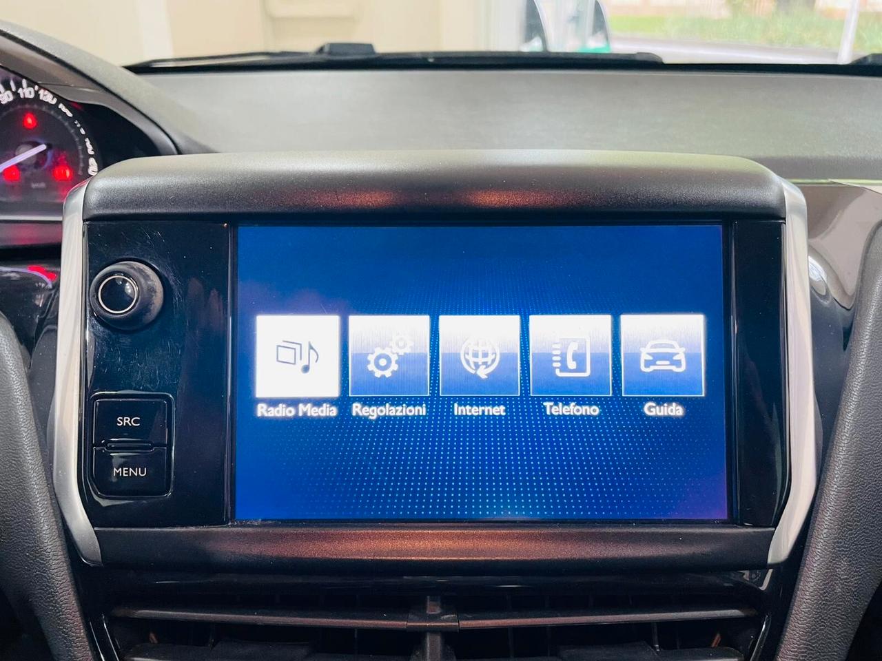 Peugeot 208 PureTech 82 5p. GPL Allure