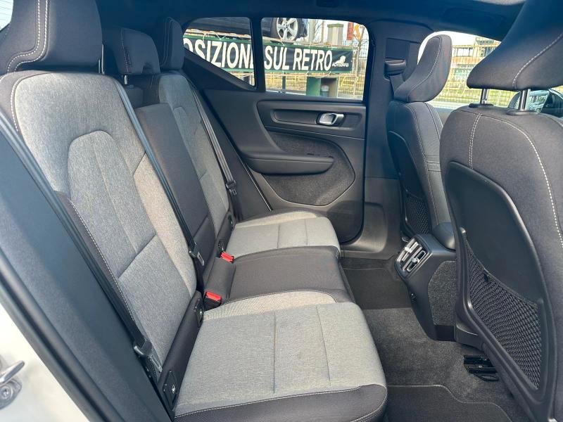 Volvo XC40 1.5 t2 Momentum auto my21