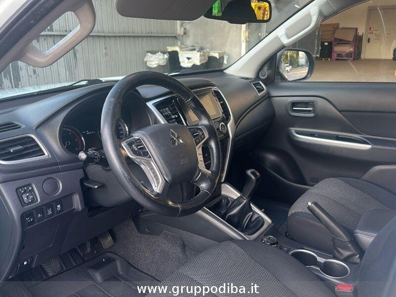 Mitsubishi L200 Cab VI 2019 Diesel d.cab 2.3d Invite Connect 4wd 150cv