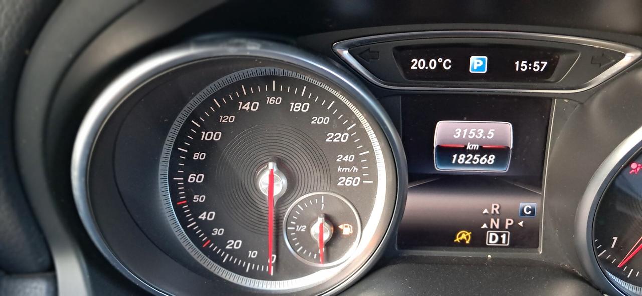 Mercedes-benz GLA 200 d Automatic Premium