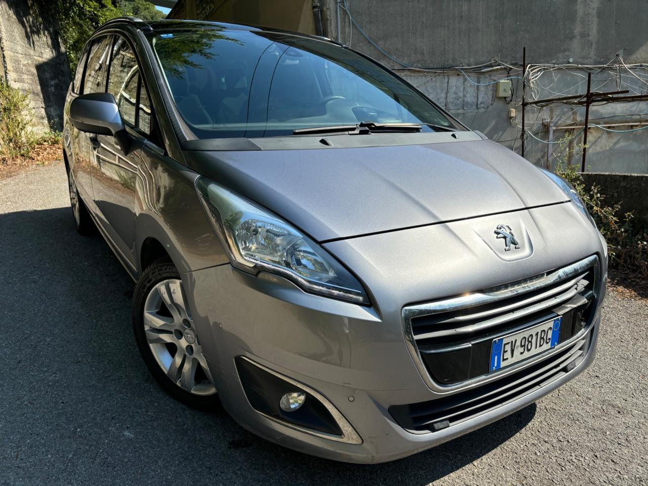 Peugeot 5008 2.0 HDi 150CV Active