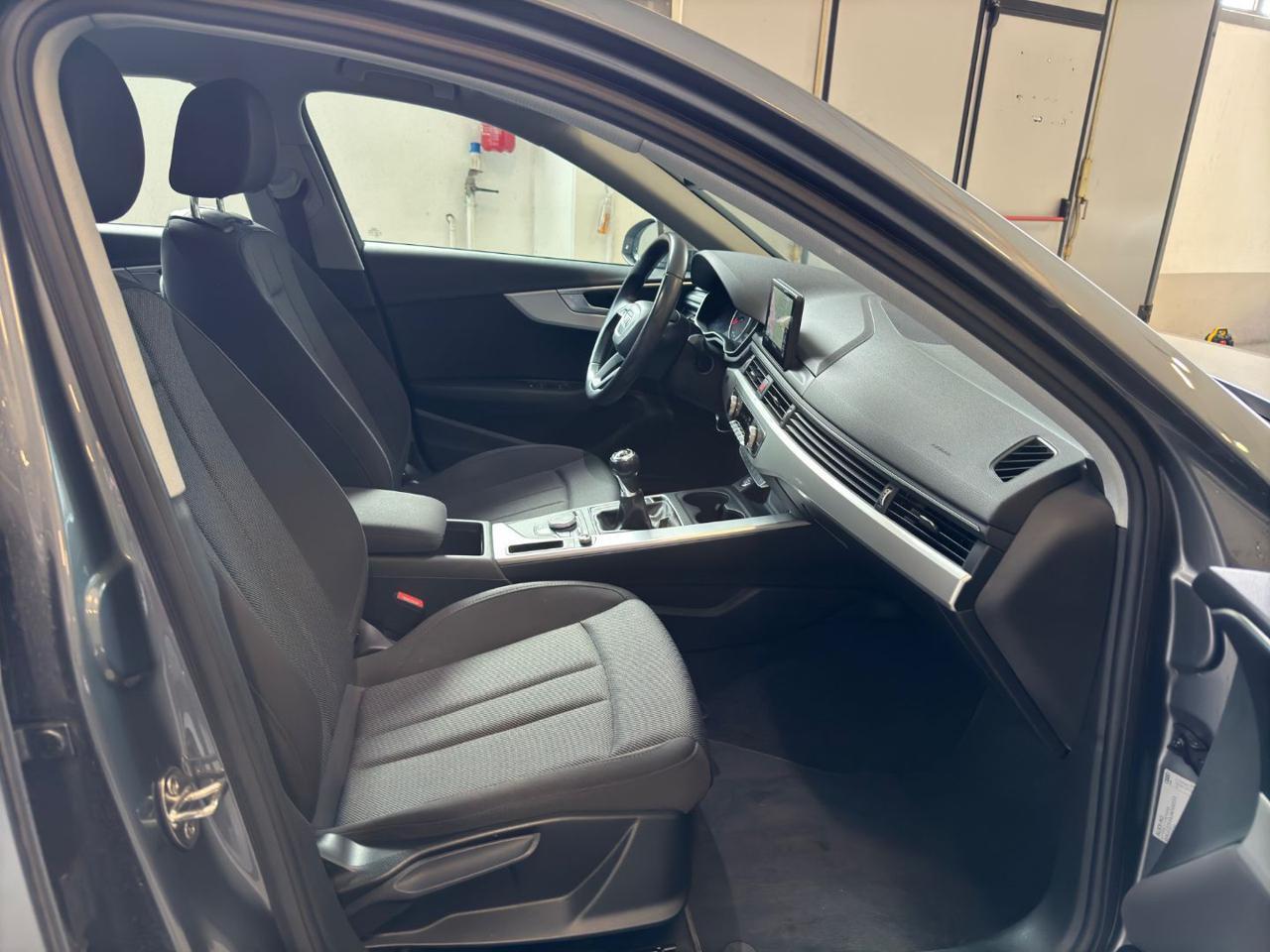 AUDI A4 2.0 TDI 122 CV Design.