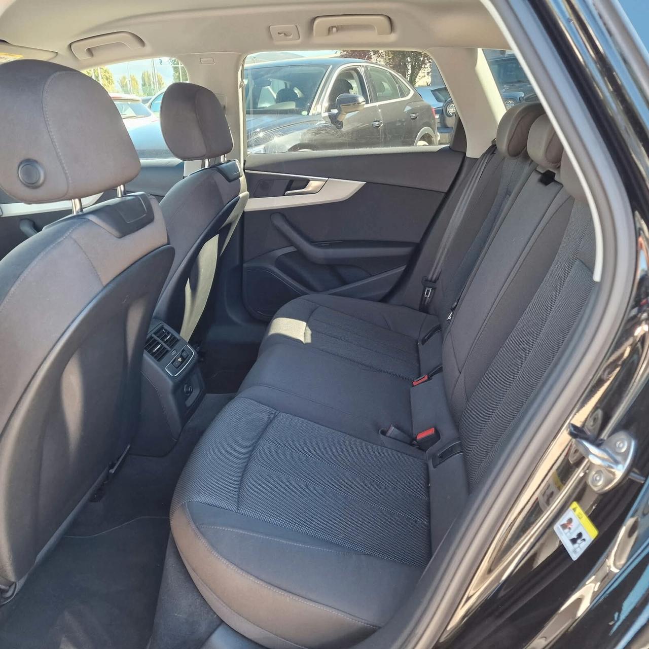 Audi A4 Avant 35 TDI/163 CV S tronic line edition UNICO PROPRIETARIO IVA DEDUCIBILE