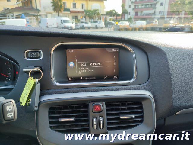 VOLVO V40 D3 Geartronic Momentum