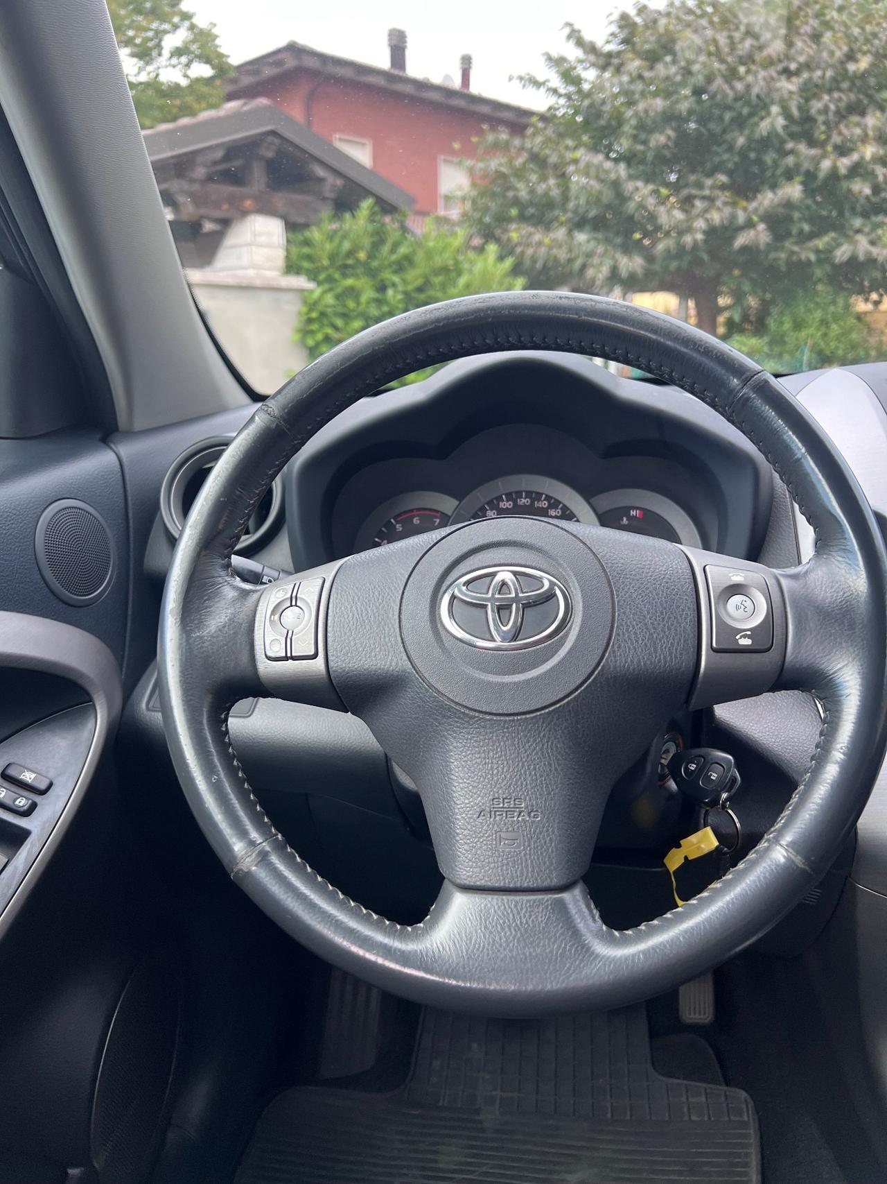 Toyota RAV 4 RAV4 2.2 D-4D 136 CV DPF Sol