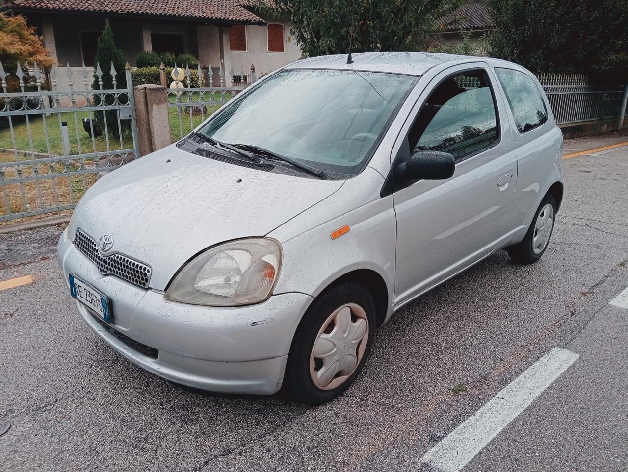 Toyota Yaris 1.0i 16V cat 3 porte Sol