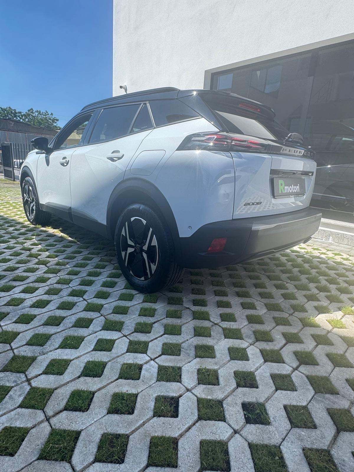 Peugeot 2008 BlueHDi 130 S&S EAT8 Allure