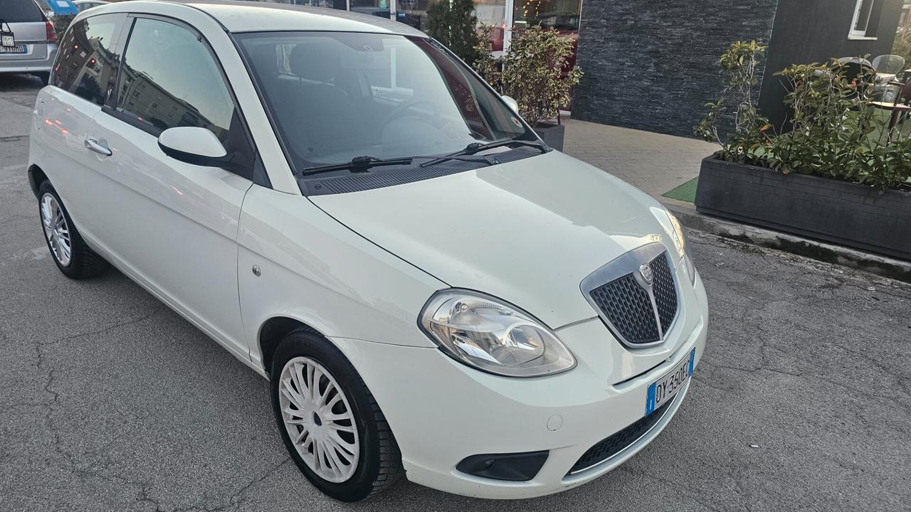 Lancia Ypsilon 1.2 Argento