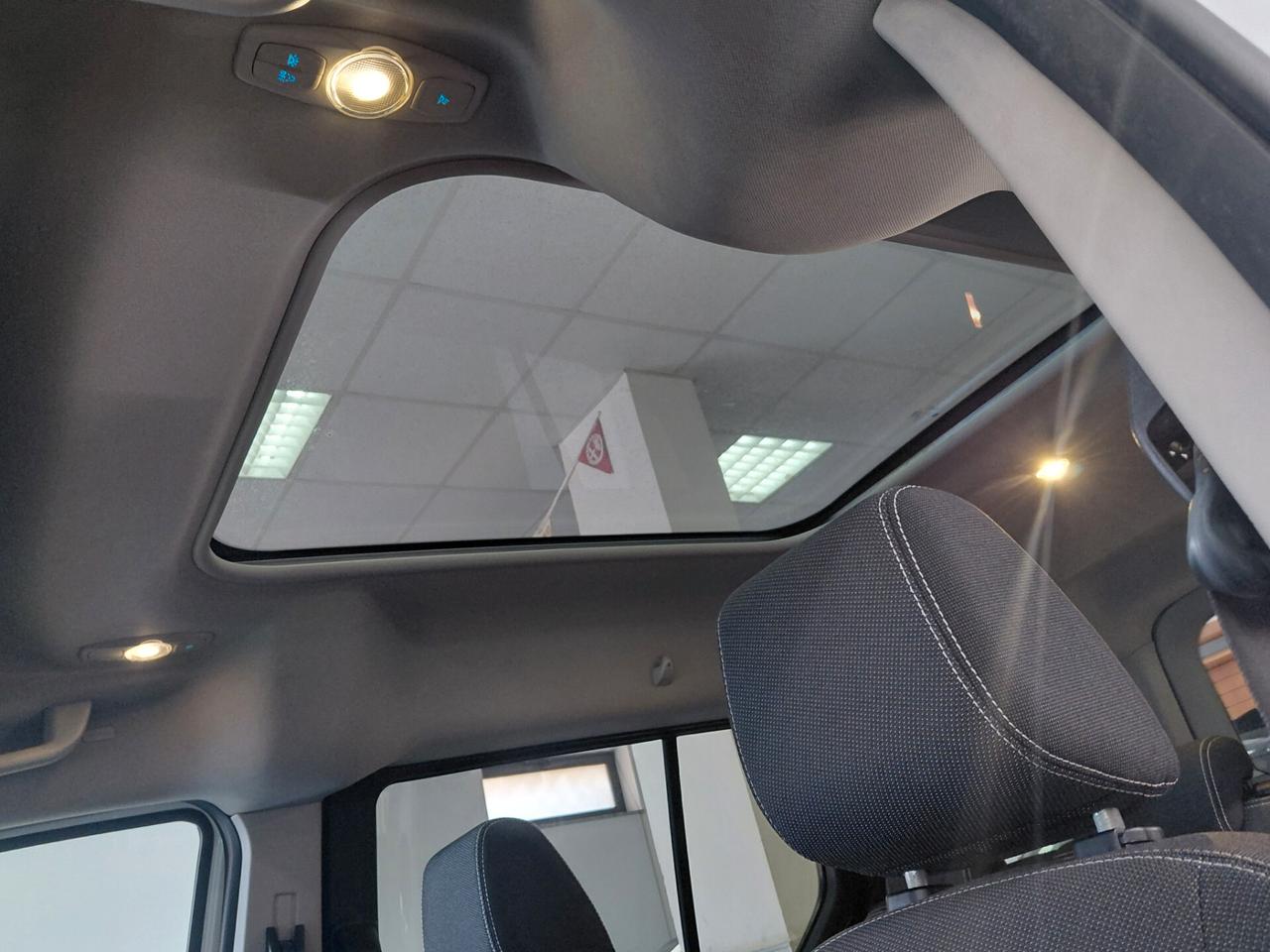 Ford Tourneo Connect 1.5 TDCi 120 CV Powershift Titanium