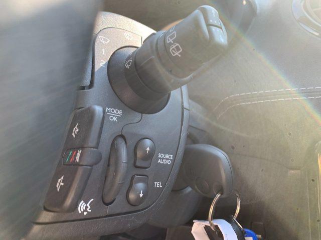 RENAULT Clio 1.2 16V 5 porte Live!
