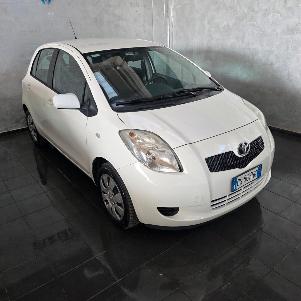 Toyota YARIS 1.0 BENZINA