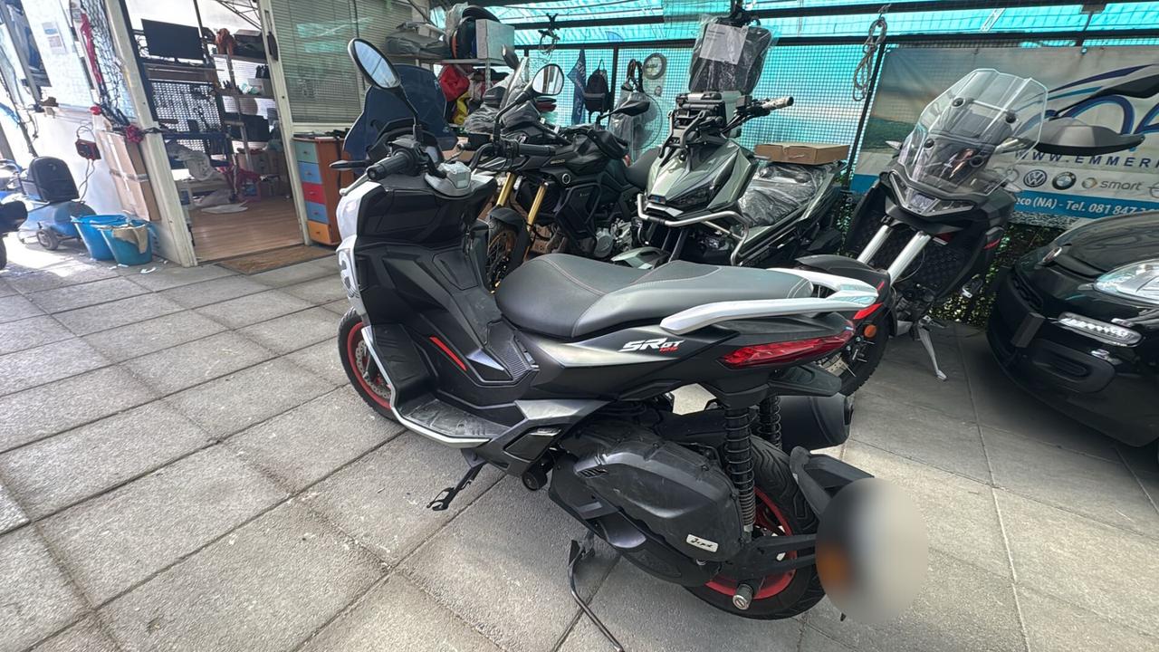 Aprilia SR GT 125 del 2023 USATO