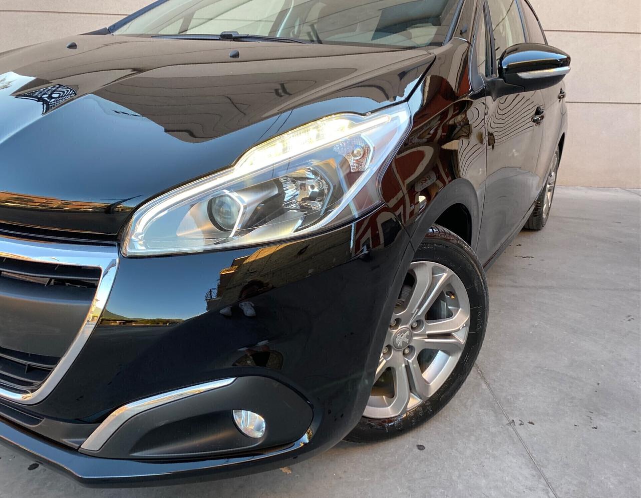 Peugeot 208 Allure 1.2 Benzina