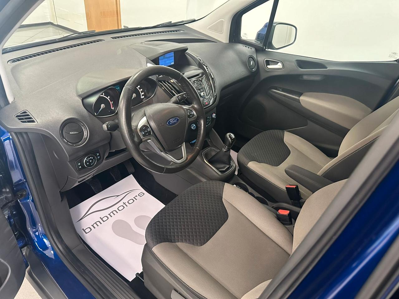Ford Tourneo Courier 1.0 EcoBoost 100 CV Titanium