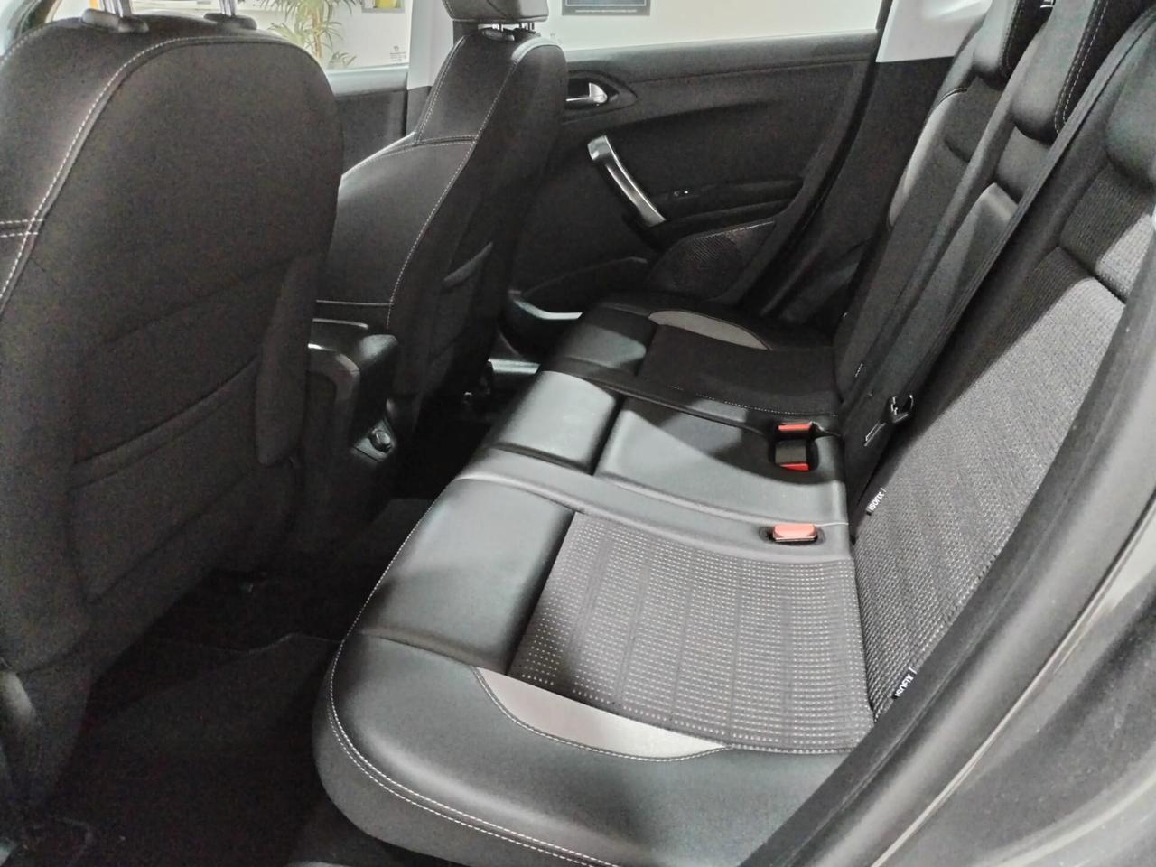 Peugeot 2008 BlueHDi 100 Allure
