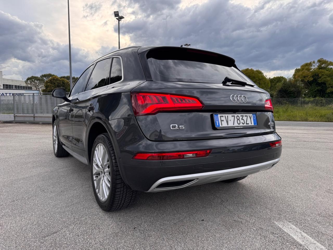 Audi Q5 2.0 TDI quattro S tronic Sport Matrix Luci Multicolor