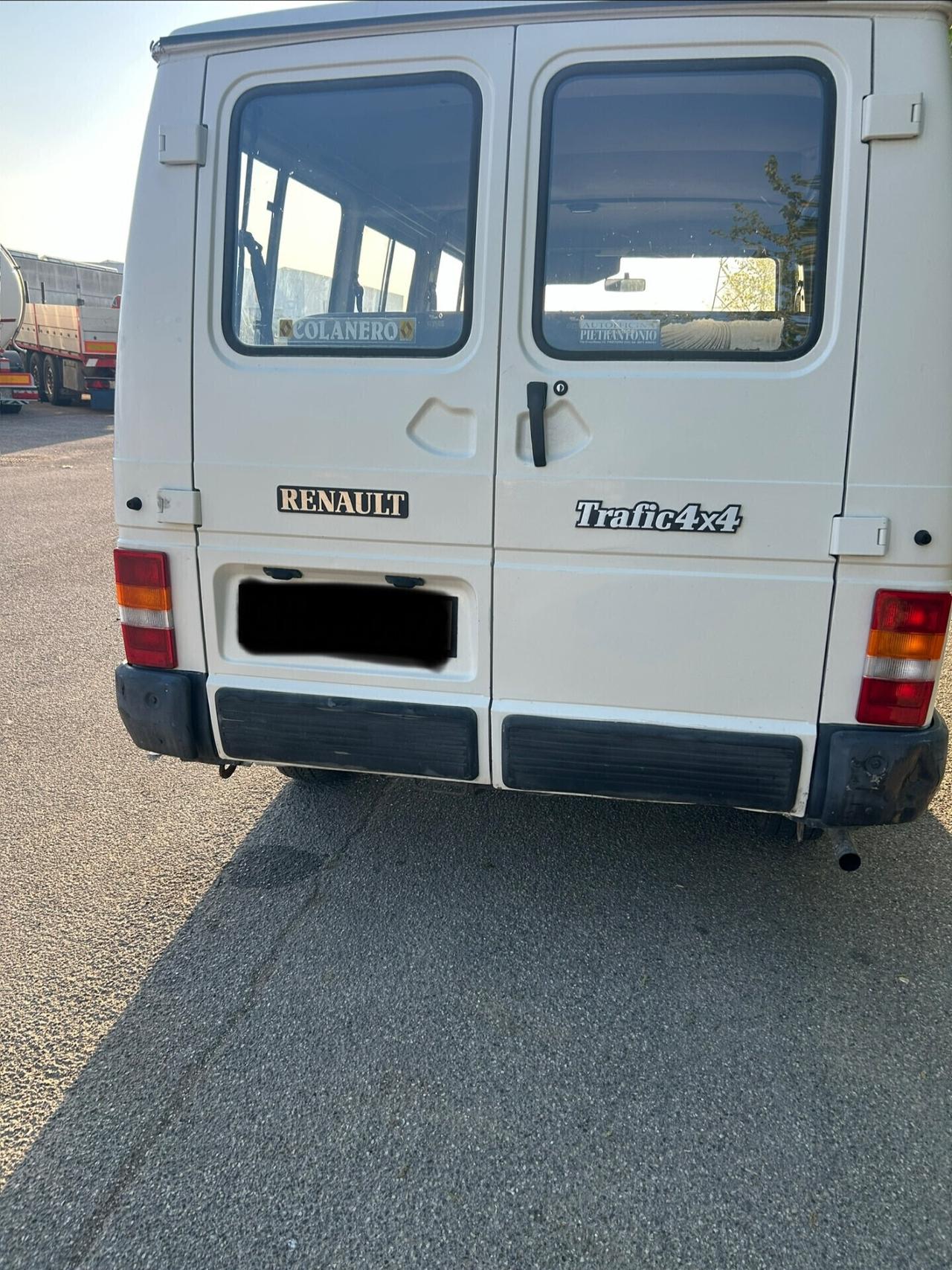 Renault Trafic furgone 4x4 posti 9