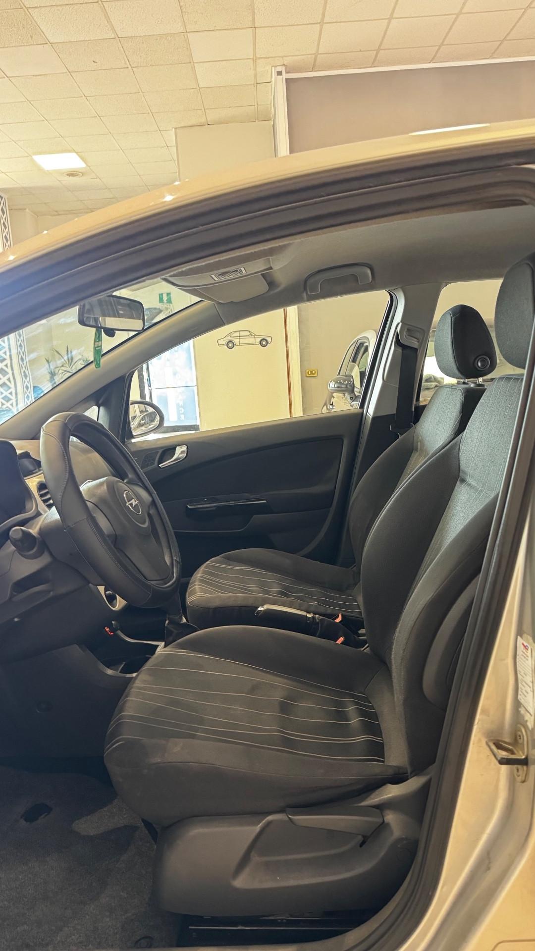 Opel Corsa 1.2 5 porte Enjoy