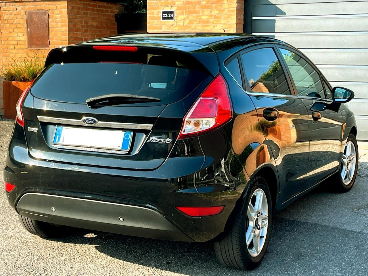FORD FIESTA 1.5D-99000km-U.Prop-Titanium-2014