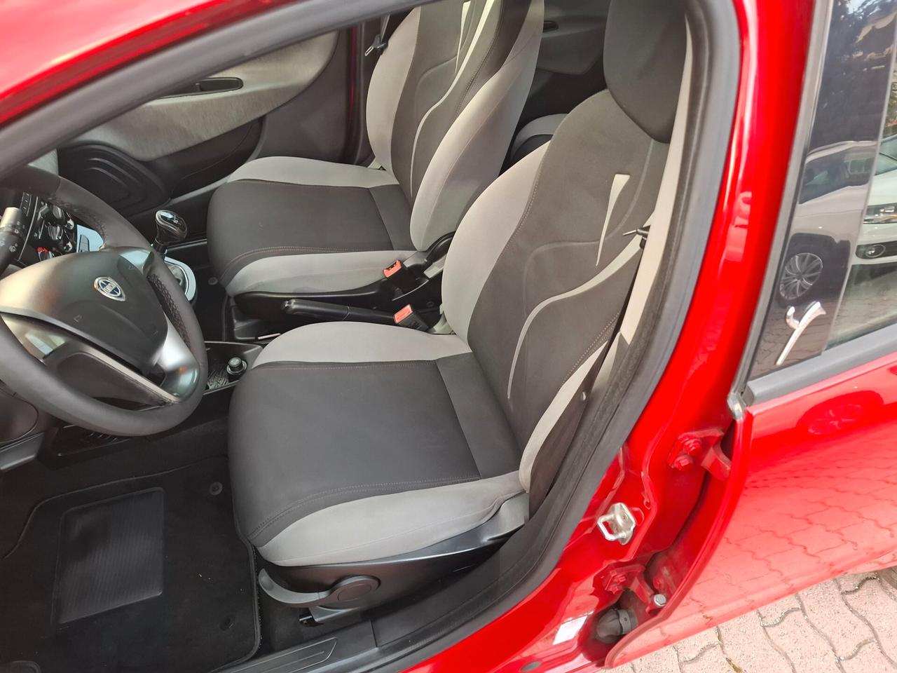 Lancia Ypsilon 1.3 MJT 16V 95 CV 5 porte S&S Elefantino