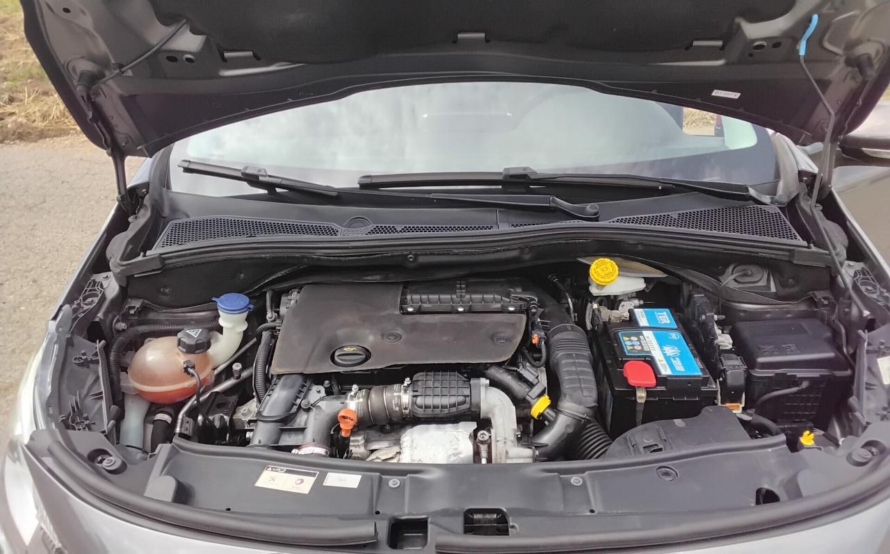 Peugeot 2008 BlueHDi 100 Allure