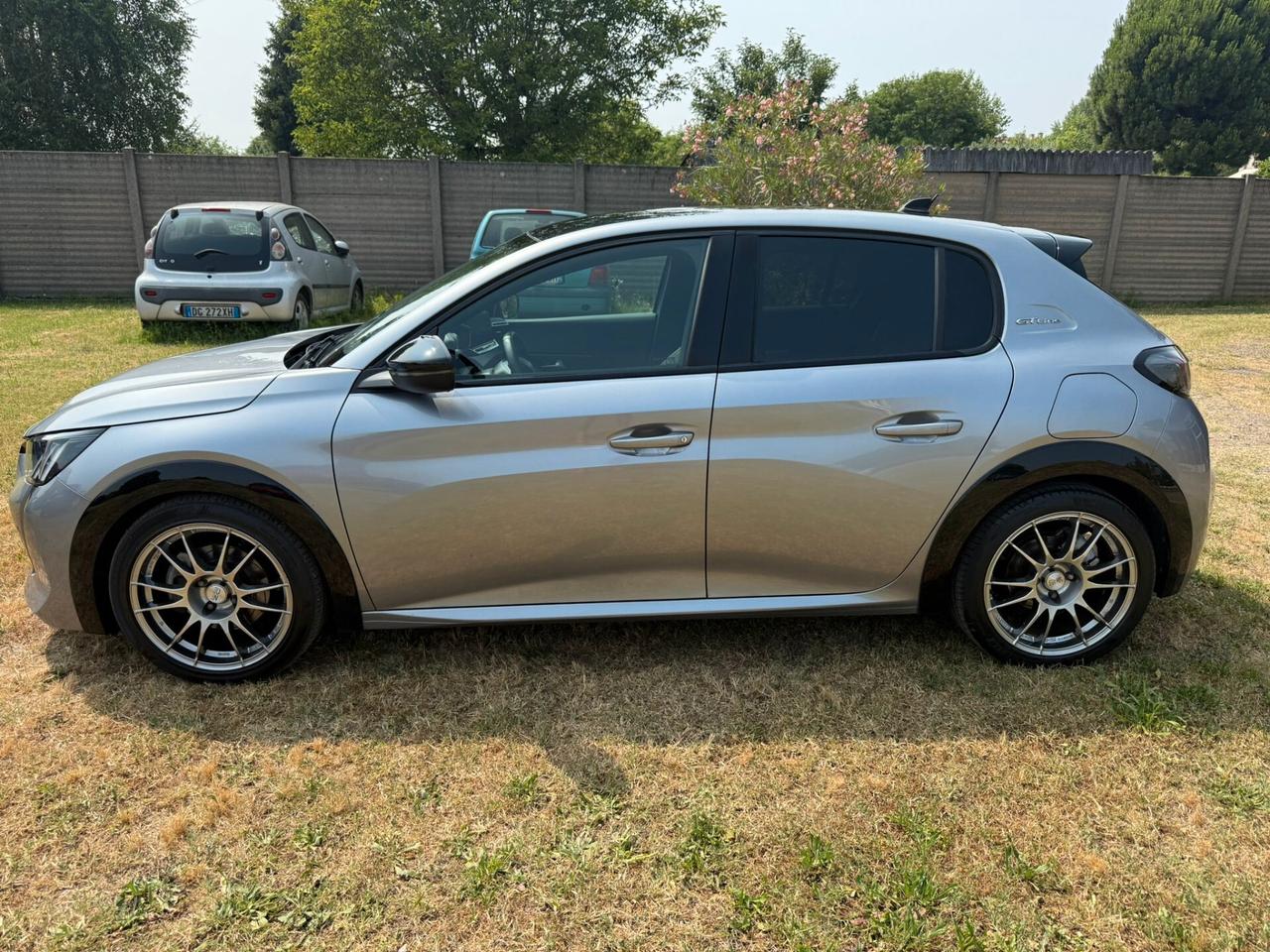 Peugeot 208 100 GT Line ADATTA NEOPATENTATI
