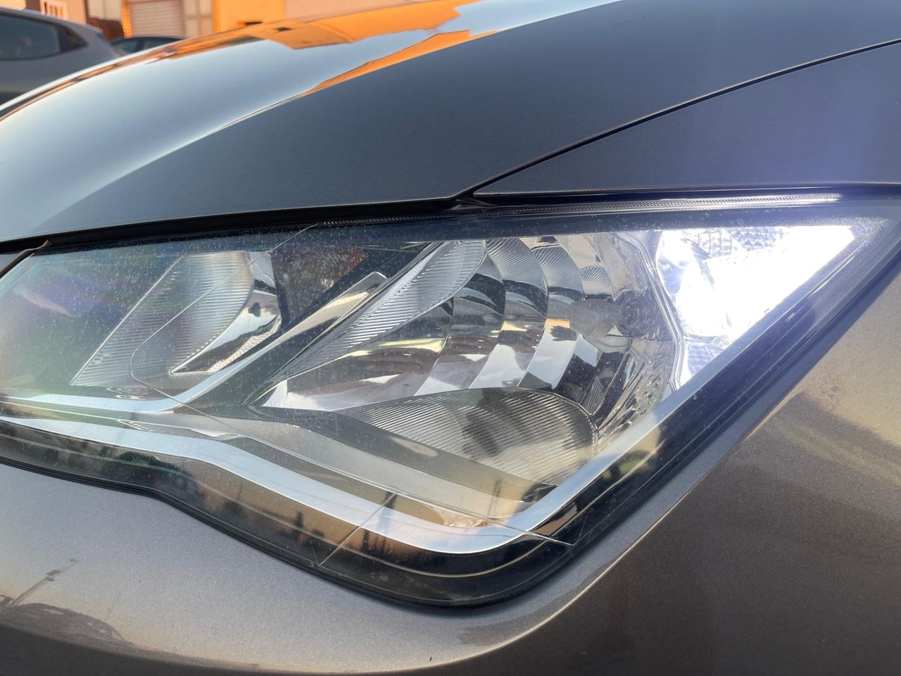 SEAT LEON 1.6 TDI 105CV BERLINA FULL NAVI MY15
