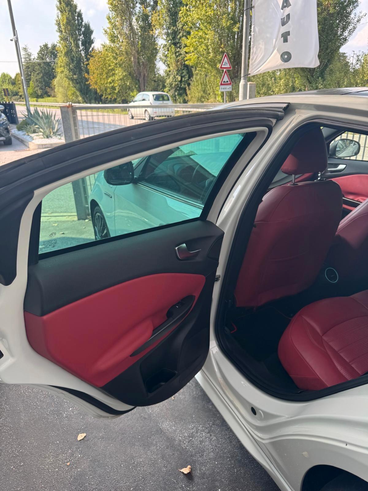 Alfa Romeo Giulietta 1750 Turbo TCT Quadrifoglio Verde