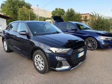 Audi A1 citycarver 30 TFSI Identity Contrast