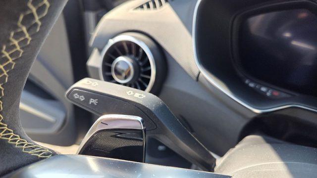 AUDI TT RS Coupé 2.5 TFSI quattro S tronic Iconic Edition PER