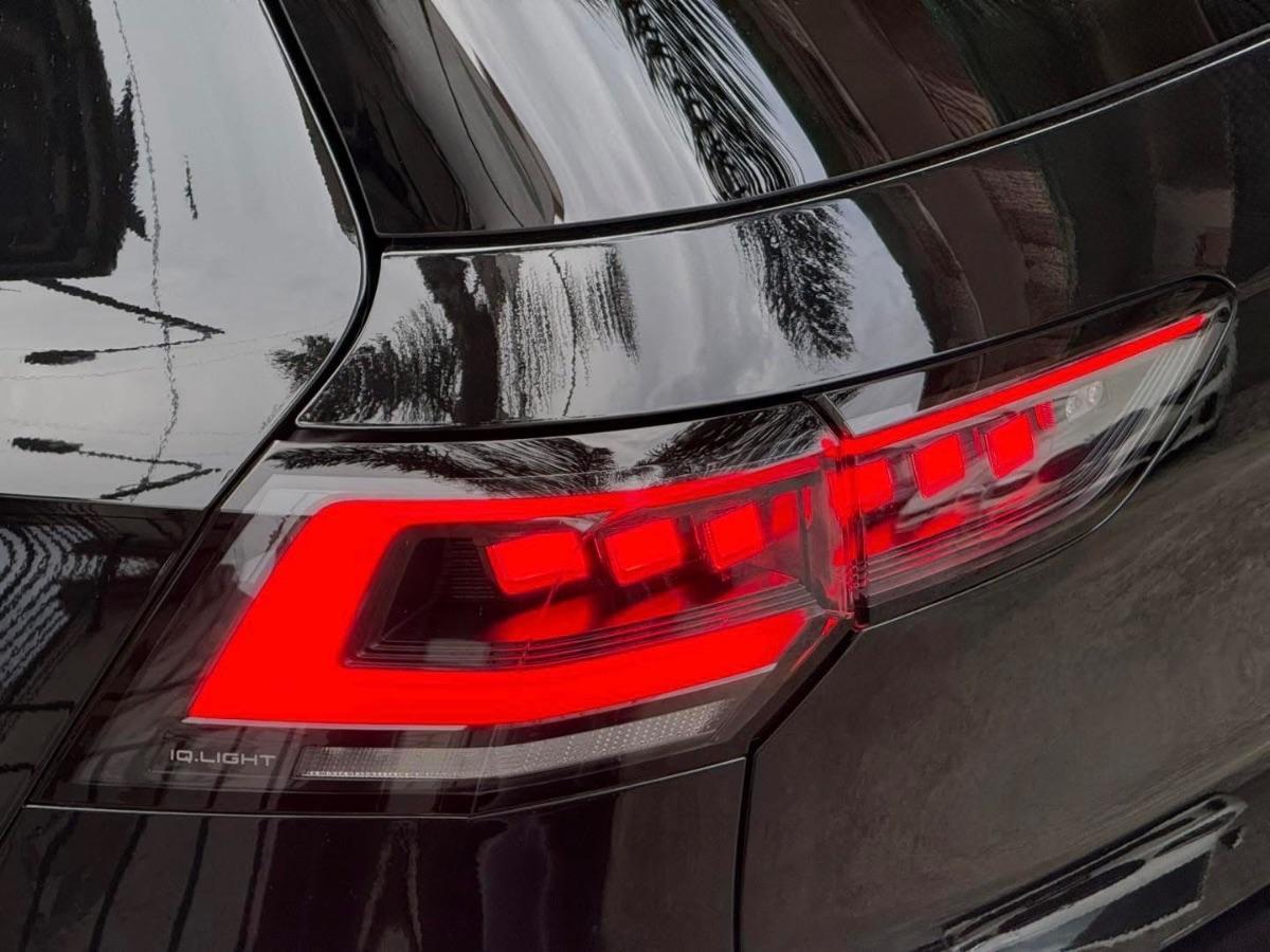 Volkswagen Golf 8.5 GTI 2.0 TSI 265CV