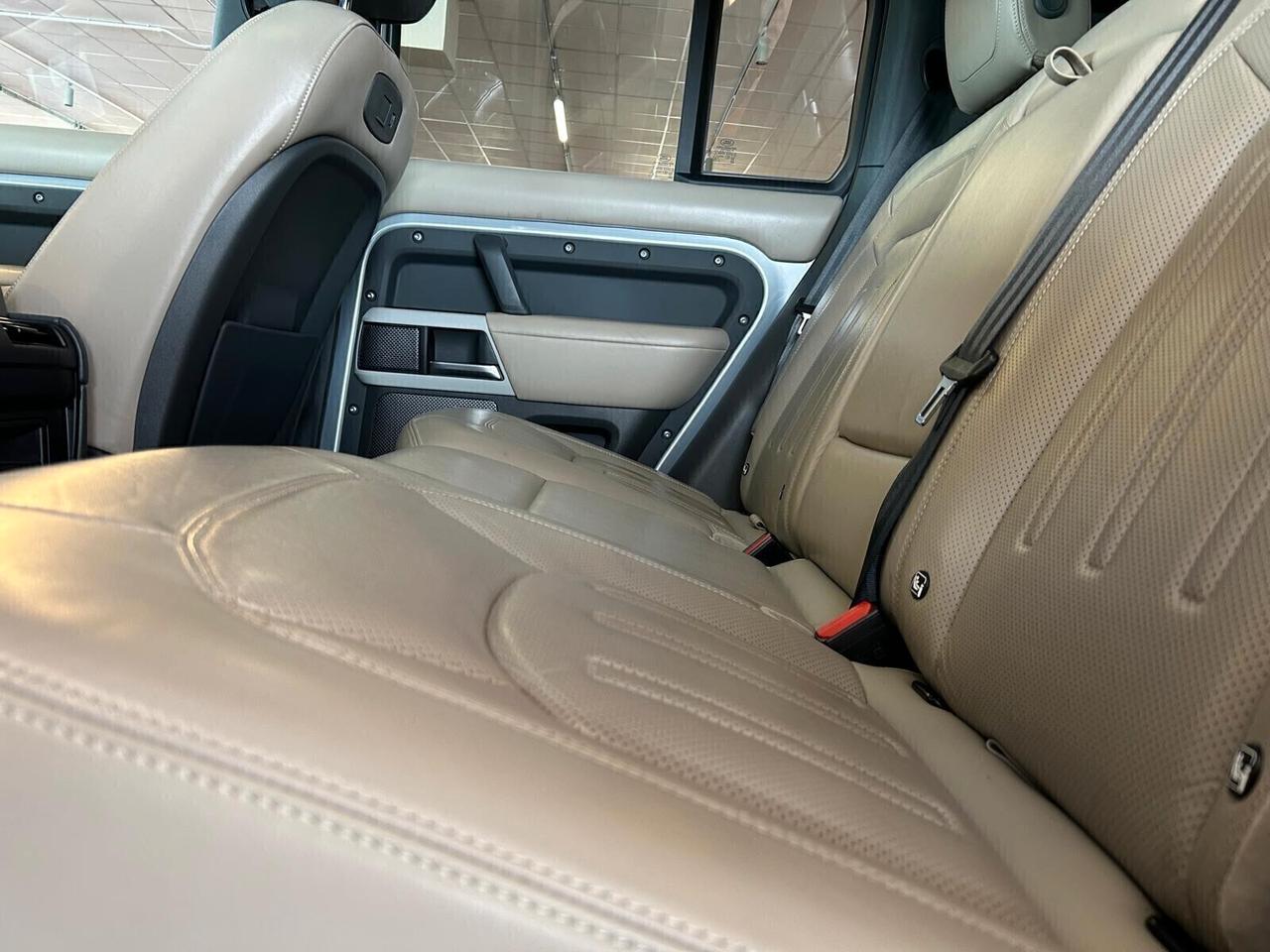 Land Rover Defender 110 HSE 3.0D I6 300 CV AWD Auto MHEV