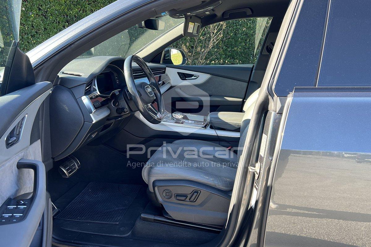 AUDI Q8 45 TDI quattro tiptronic Sport