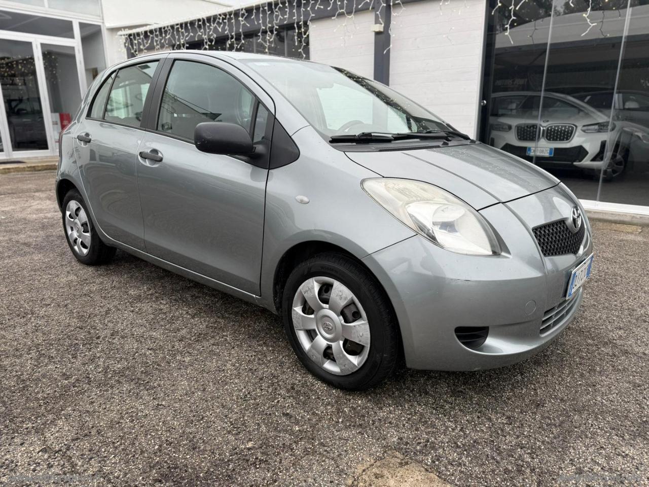 TOYOTA Yaris 1.0 5p.