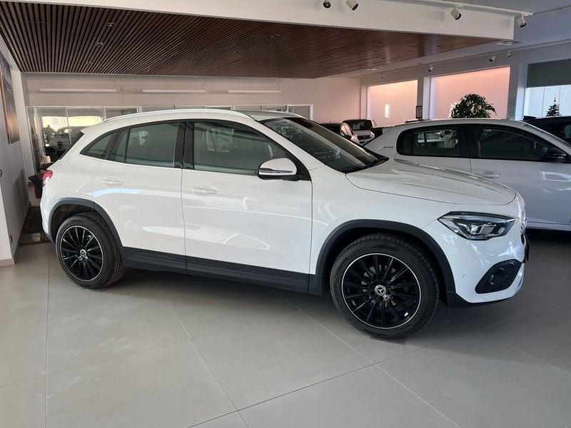 Mercedes-Benz GLA GLA 180 Automatic Business Extra