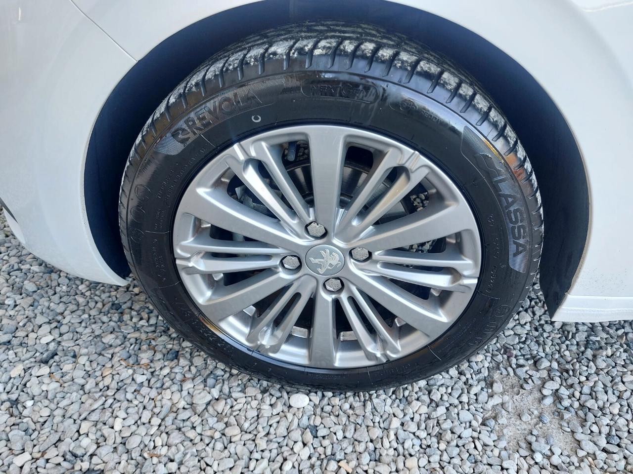 Peugeot 208 PureTech 82 Stop&Start 5 porte Allure