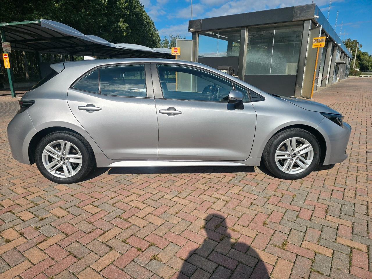 Toyota Corolla 1.8 Hybrid Business