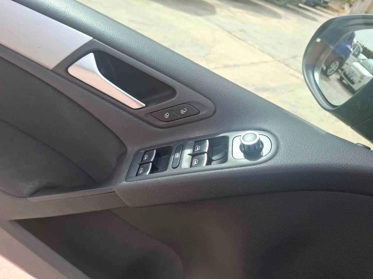 VOLKSWAGEN GOLF 6 1.6 TDI HIGHLINE - 2011