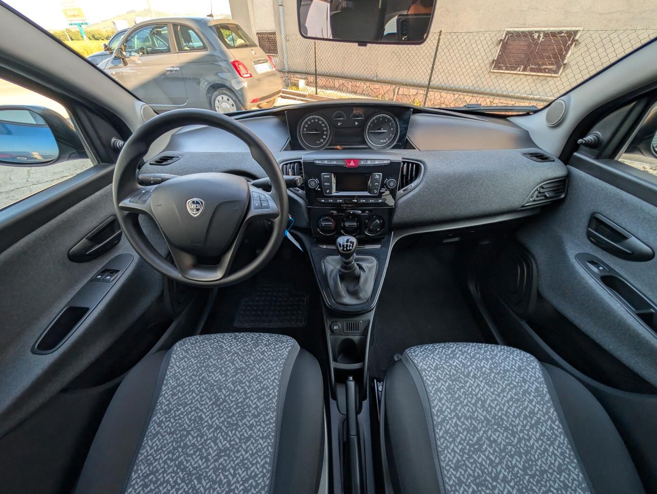 Lancia Ypsilon 1.0 FireFly S&S Hybrid 2022